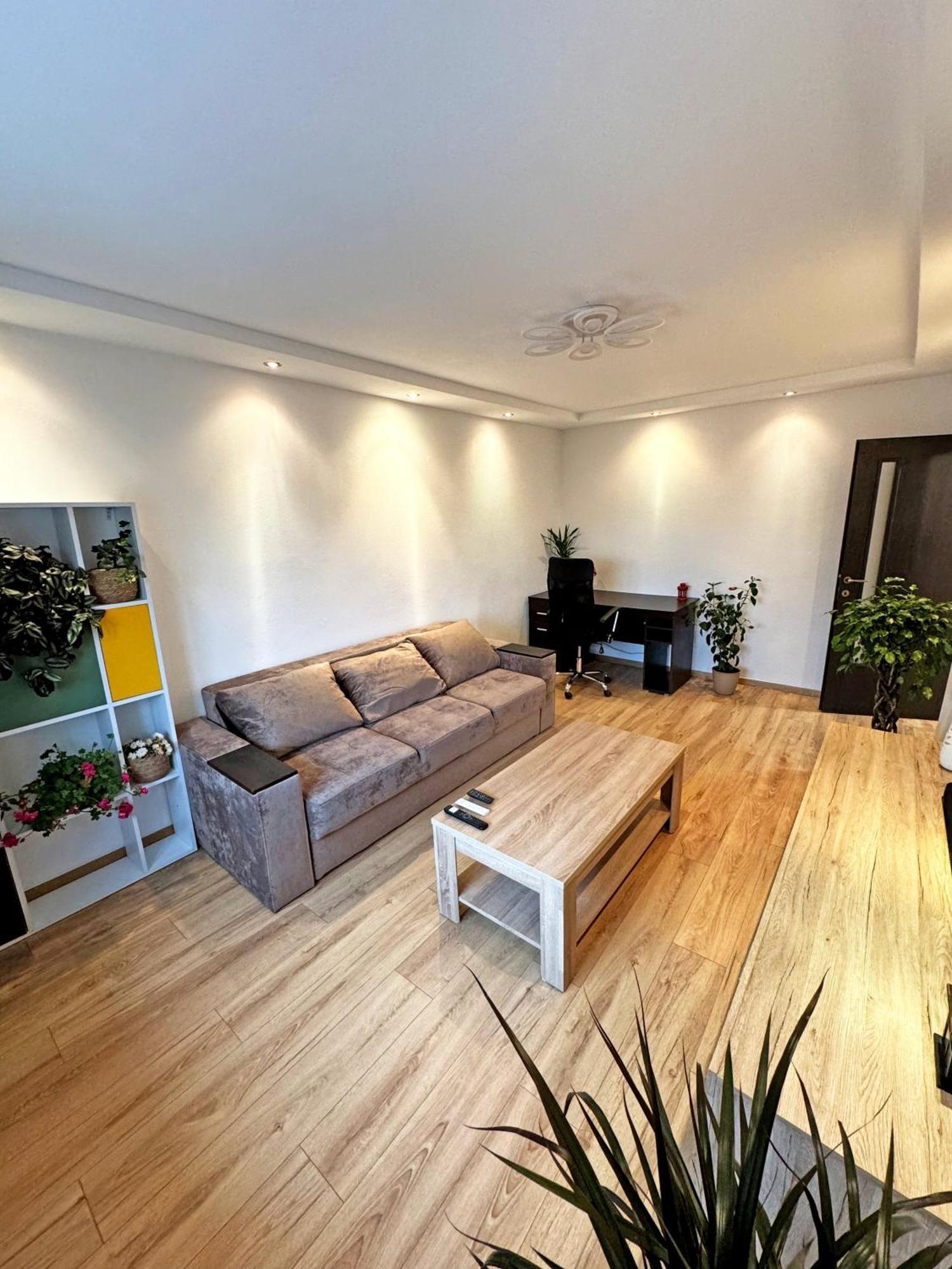 Ultracentral Apartment Тыргу-Жиу Экстерьер фото